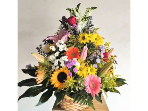  Primaveral Canasta de Hortensia,Girasol y Lirios