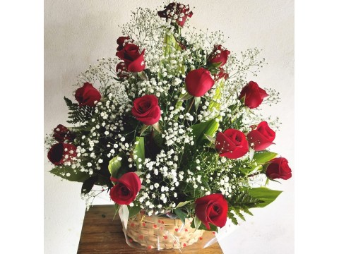 ROSAS ROJAS CANASTA